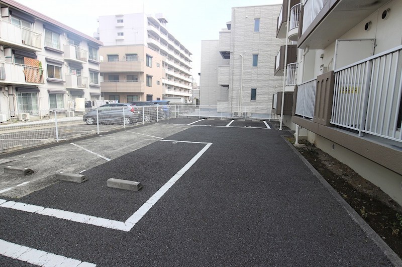 大倉山マリンコート 駐車場