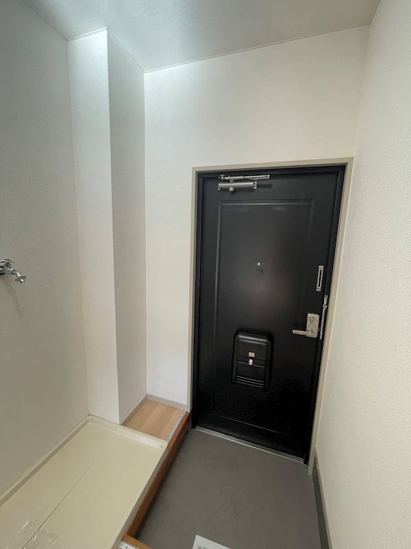 クレセント元八事 玄関