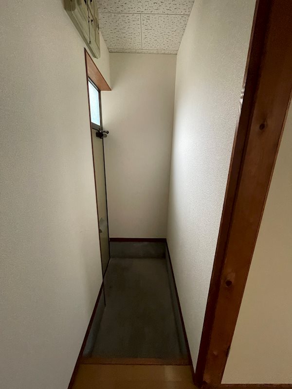 ジュネス光 玄関