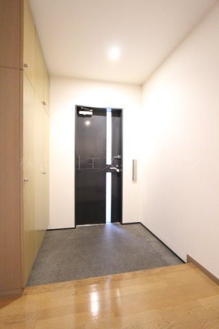 テラス日新  玄関
