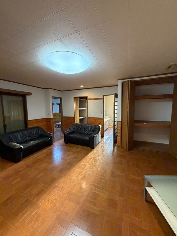 本郷町貸戸建 リビング