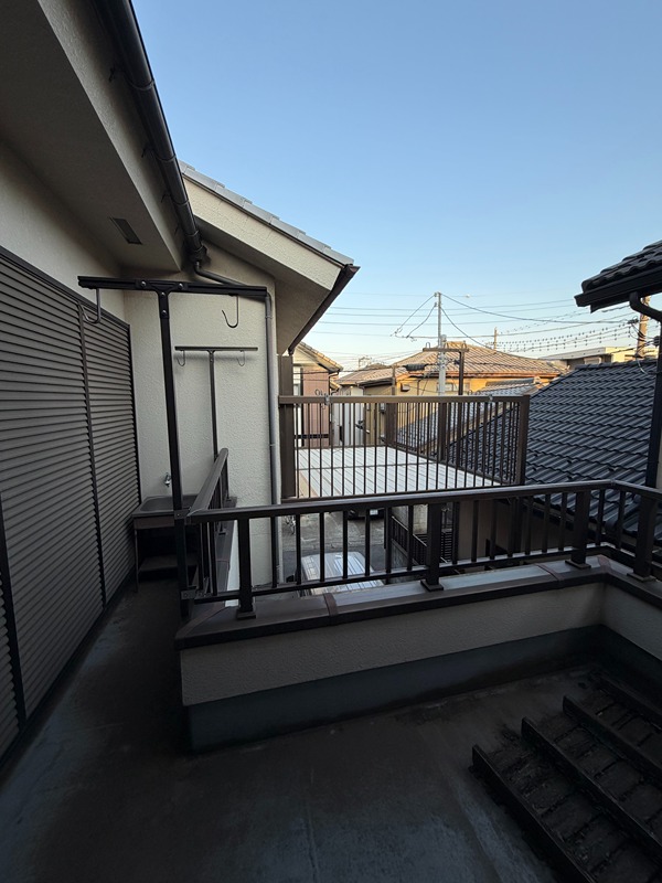 本郷町貸戸建 ベランダ