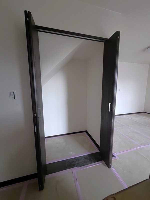 グランソフィア上新郷ヴィレッジ　E 収納