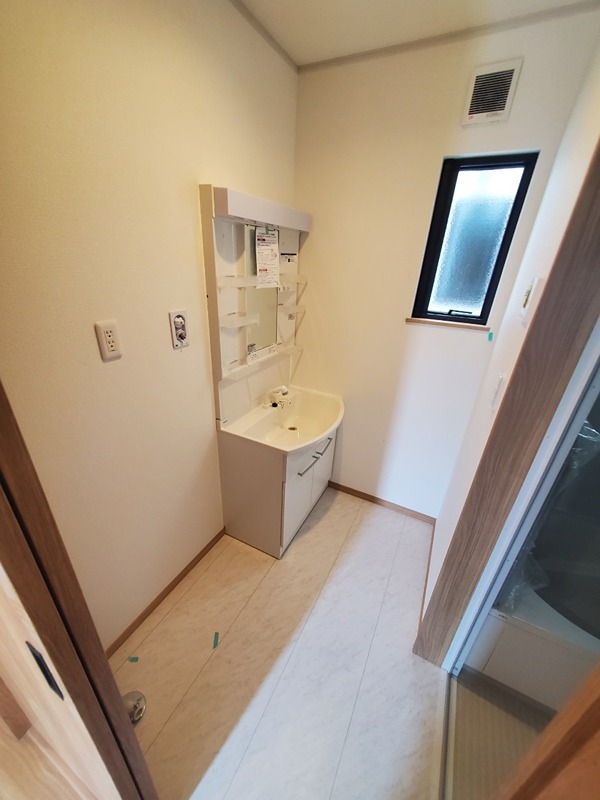 グランソフィア川口東領家　C 洗面所