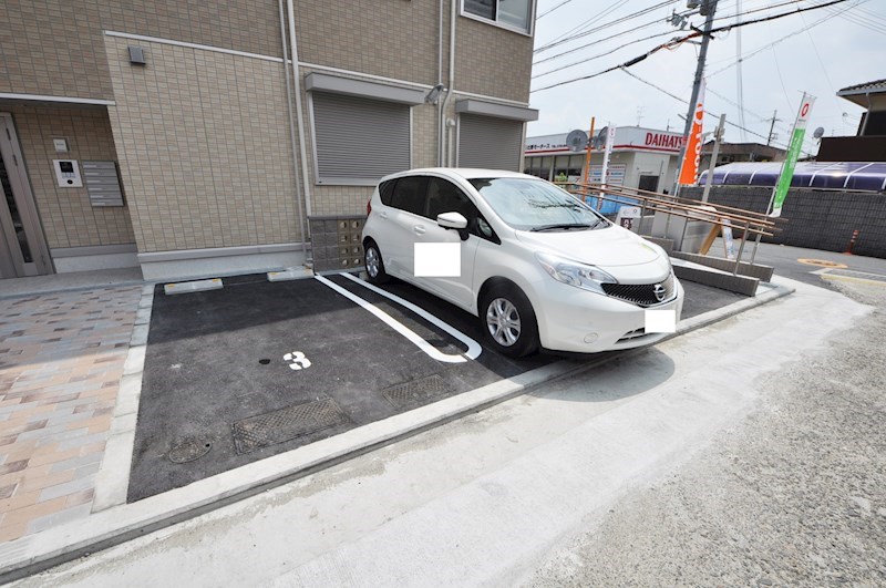 グレイスコート藤 駐車場
