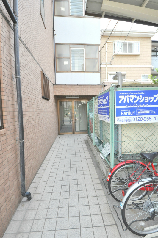 チェリーハイツ西山本 エントランス