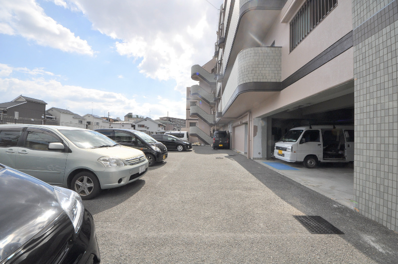 パレーシャル21 駐車場