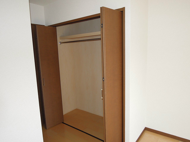 フジパレス光南町 収納