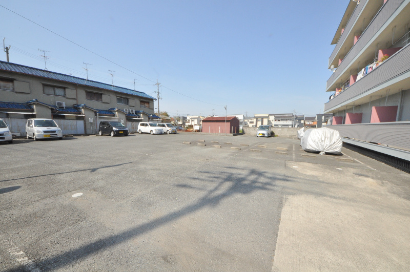 小畑コーポラス 駐車場
