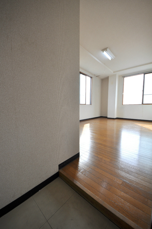エリーズ南本町 玄関