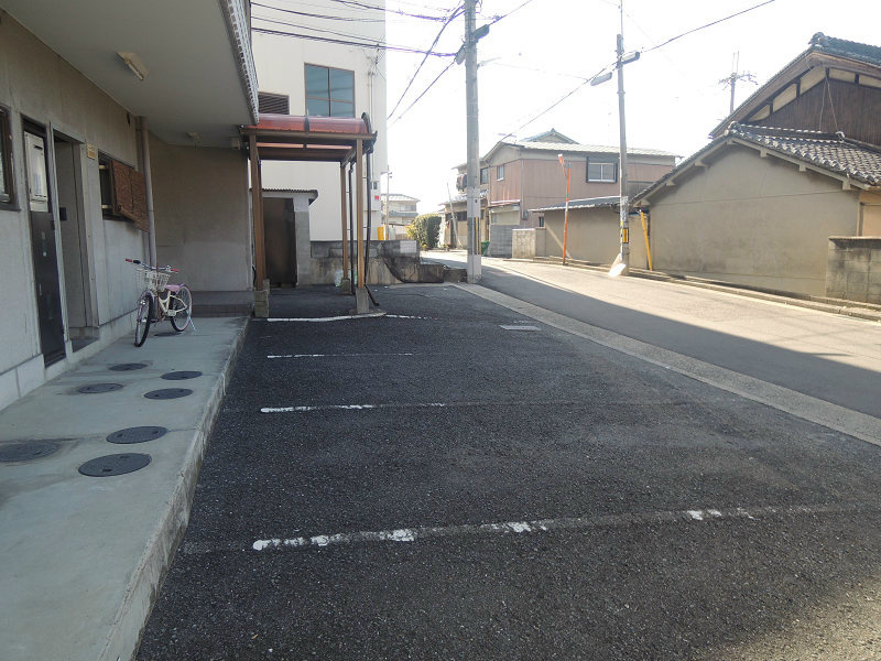 上田マンション 駐車場