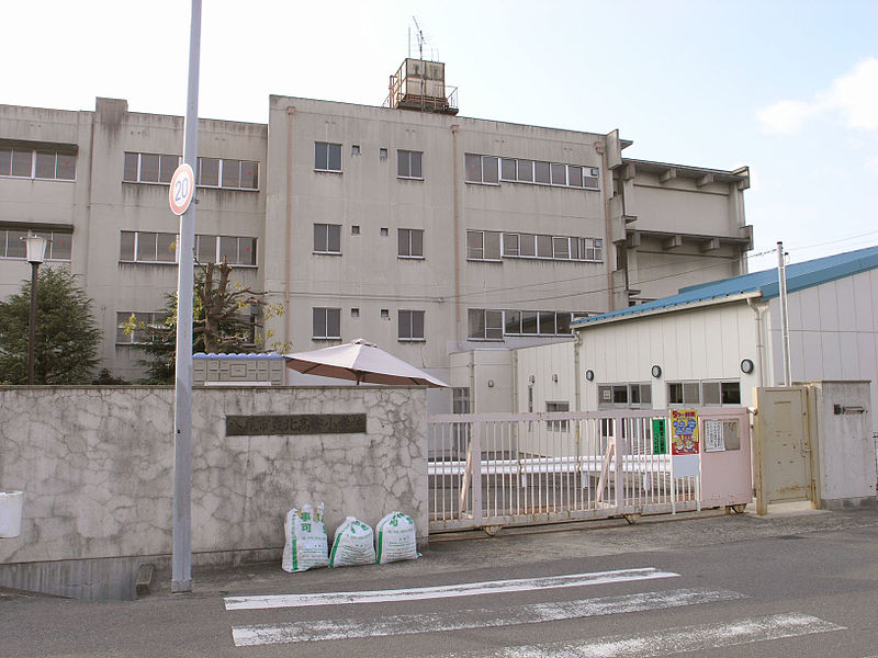 上田マンション 小学校