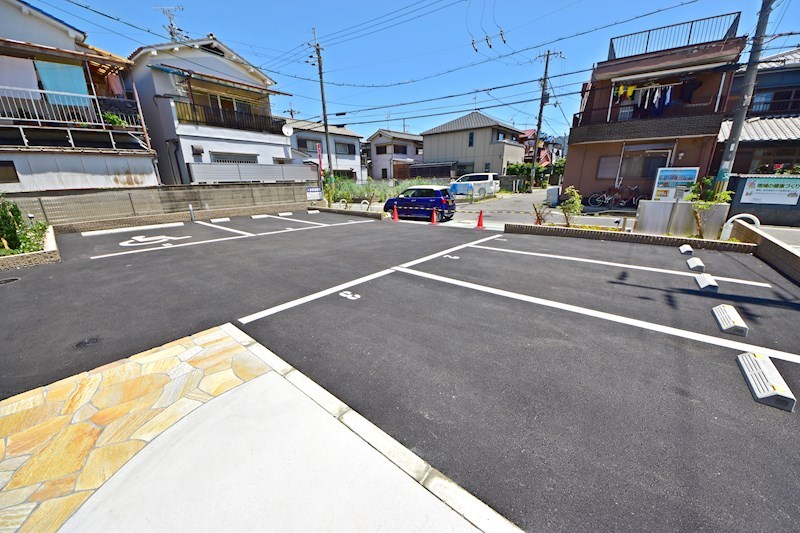 クロワール別宮 駐車場