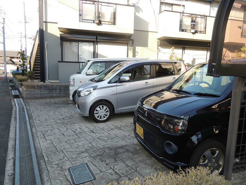 アルコンセル 駐車場
