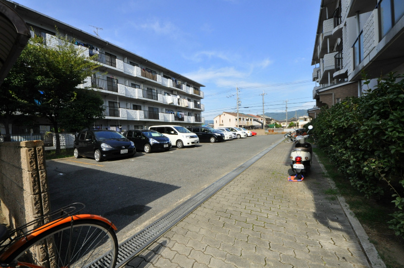 ヴィラ赤とんぼ 駐車場