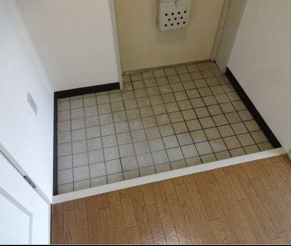 ラインプラザ本郷 玄関