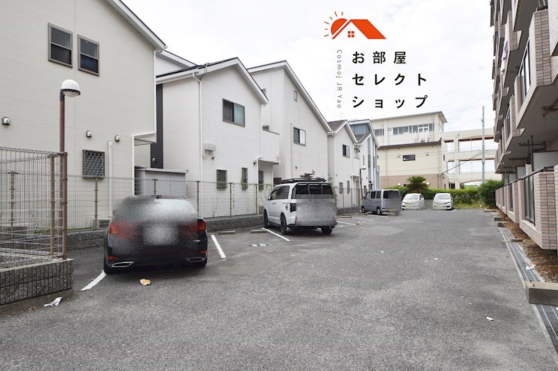 カサベルデ大正 駐車場