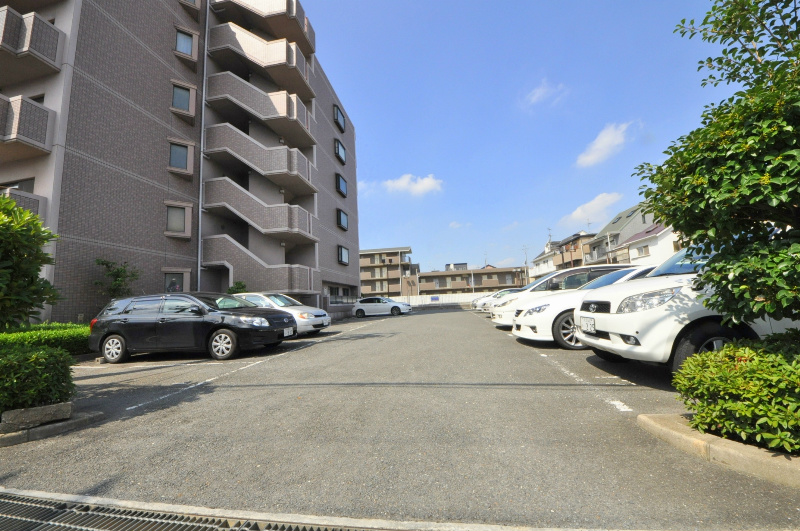 プロヴァンス青山 駐車場