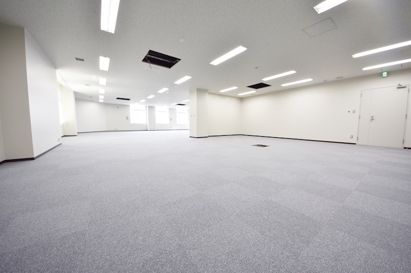 貸事務所　八尾市 光町2丁目　駅チカ　オフィスビル　※検査済証あり 玄関