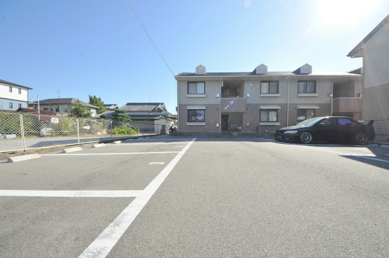 サニーハイツフミA 駐車場