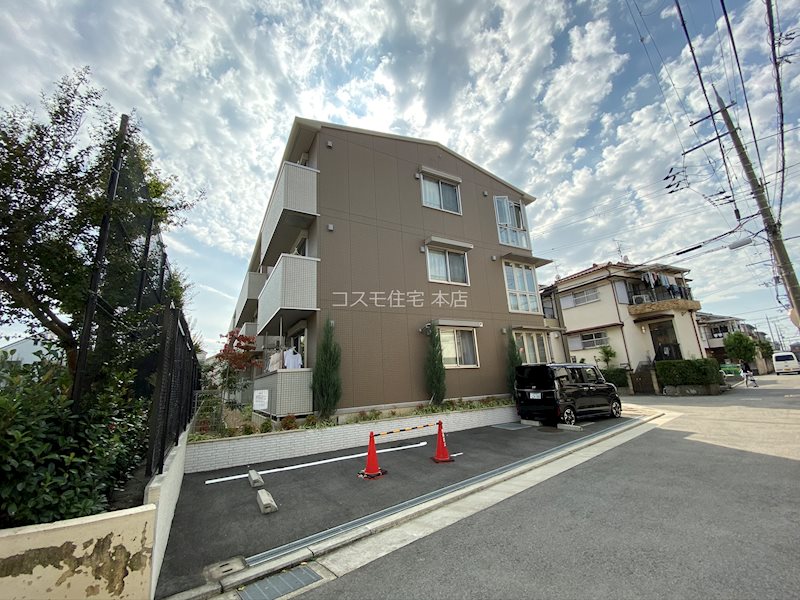 フルリール(高安町南） 駐車場