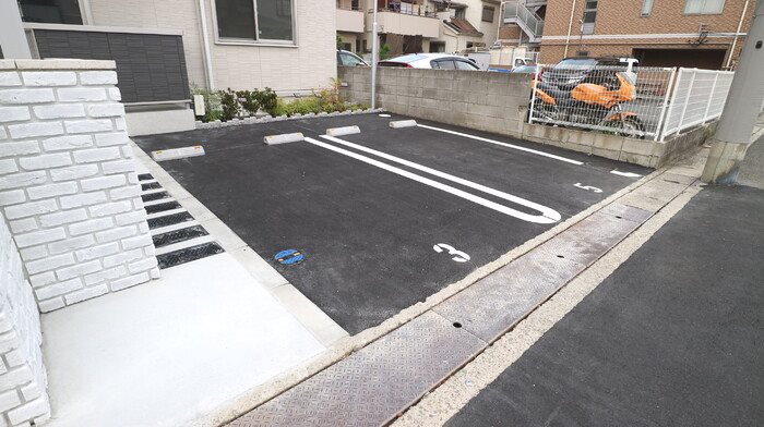 Re Court　Stella   駐車場