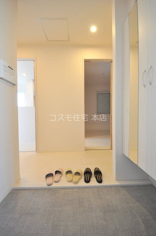 Re Court　Stella   玄関