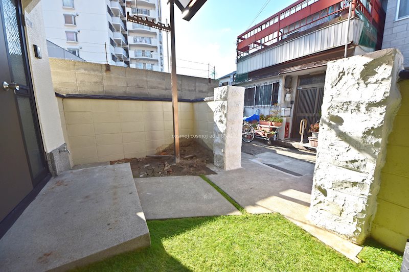 山城町1丁目戸建て エントランス