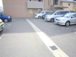 グラデュール 駐車場