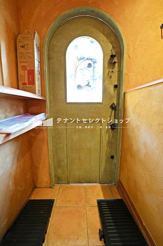 貸店舗・事務所　八尾市 山城町１丁目　広さ約１５坪　飲食店跡　居抜き　路面店　葛城第二ビル その他