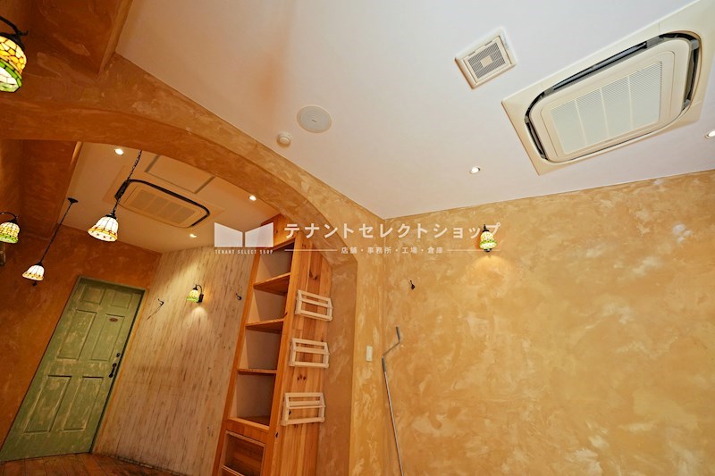 貸店舗・事務所　八尾市 山城町１丁目　広さ約１５坪　飲食店跡　居抜き　路面店　葛城第二ビル その他