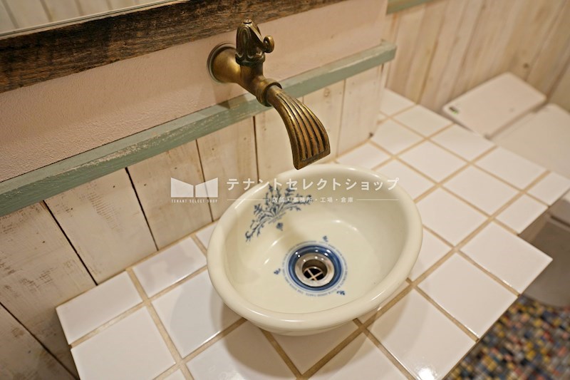 貸店舗・事務所　八尾市 山城町１丁目　広さ約１５坪　飲食店跡　居抜き　路面店　葛城第二ビル その他