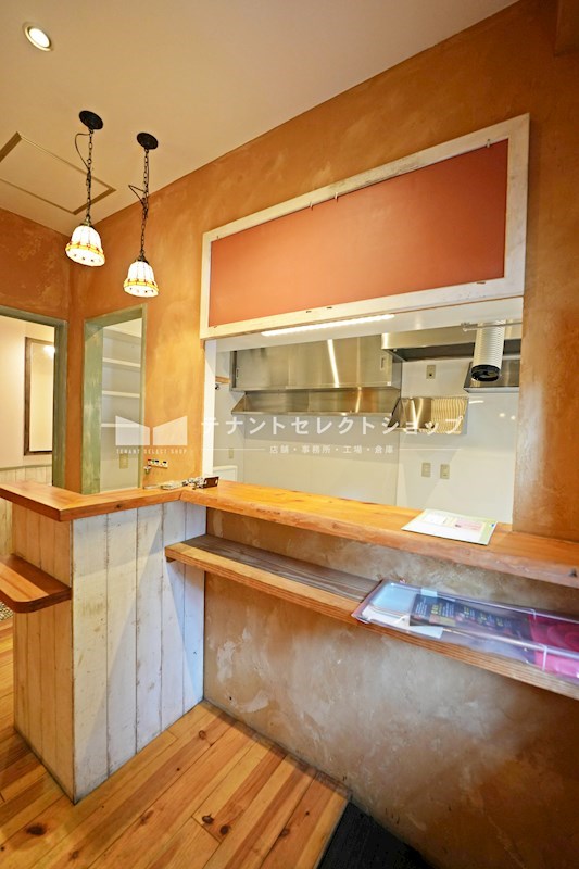 貸店舗・事務所　八尾市 山城町１丁目　広さ約１５坪　飲食店跡　居抜き　路面店　葛城第二ビル その他