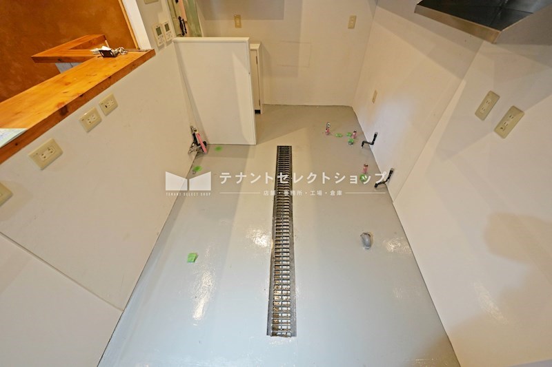 貸店舗・事務所　八尾市 山城町１丁目　広さ約１５坪　飲食店跡　居抜き　路面店　葛城第二ビル その他