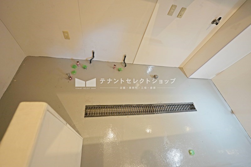 貸店舗・事務所　八尾市 山城町１丁目　広さ約１５坪　飲食店跡　居抜き　路面店　葛城第二ビル その他