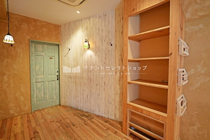 貸店舗・事務所　八尾市 山城町１丁目　広さ約１５坪　飲食店跡　居抜き　路面店　葛城第二ビル ベランダ