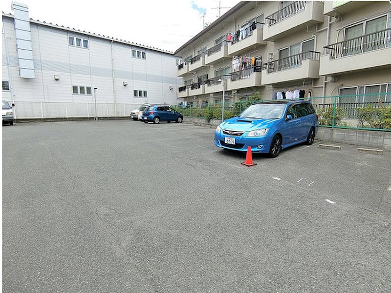 佐久間マンション 駐車場