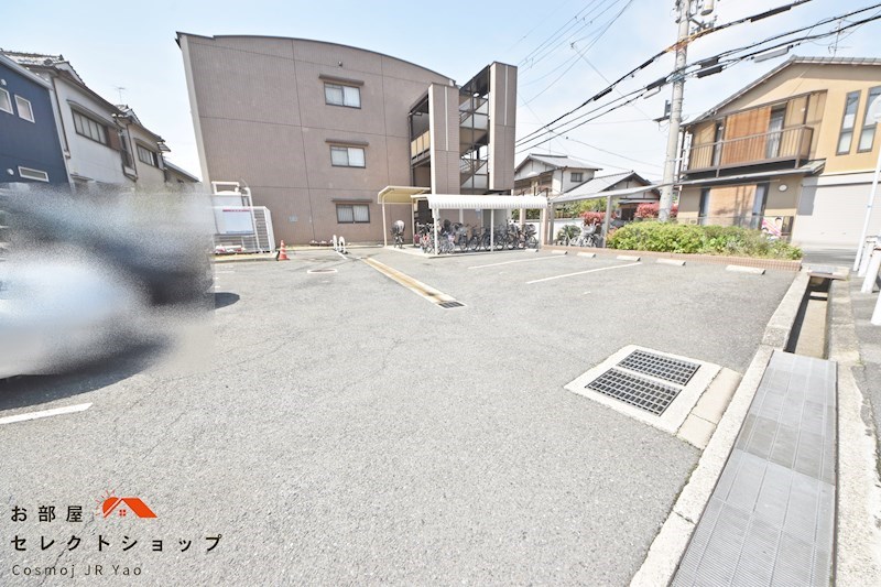 パルトーク山本 駐車場
