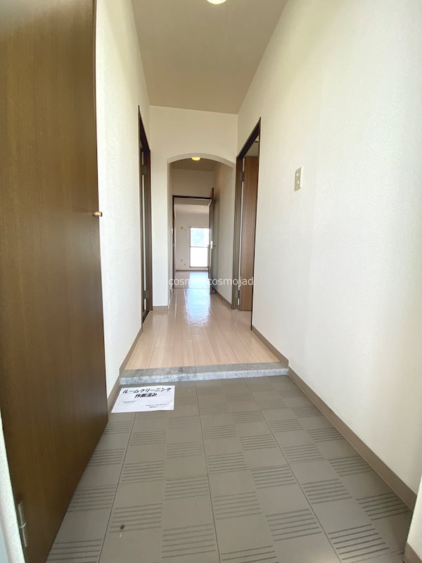 サニーコート青山 玄関