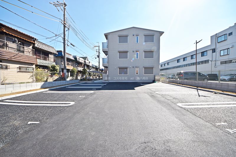 アムール久宝寺 駐車場