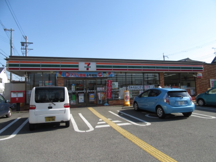 ボヌール（高安町南5丁目） コンビニ