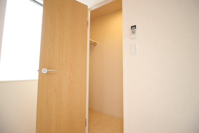 クレイノマルイチ 玄関