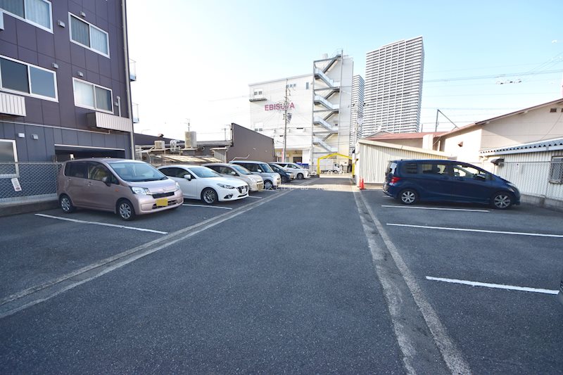 シャルマンコート種田 駐車場