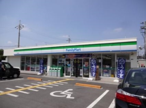クアトロファミリアーレ今町  コンビニ