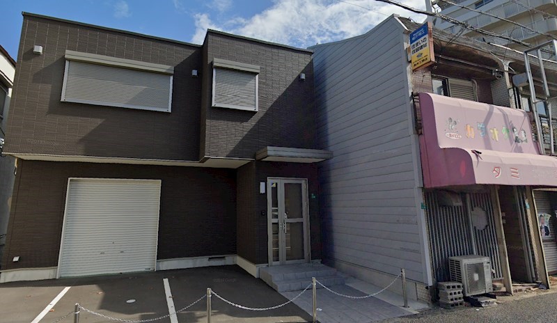 貸店舗・事務所　大阪市 平野区 加美西2丁目　広さ約23坪　トイレあり、放課後デイサービスも可能！ 玄関