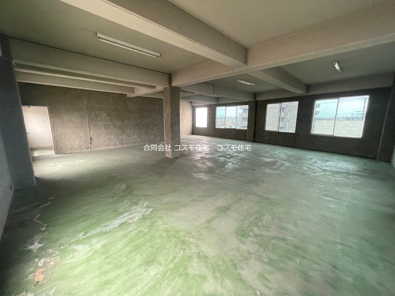貸店舗・事務所　八尾市 教興寺３丁目　広さ延べ約１１３坪　一棟貸し　角地 ベッドルーム