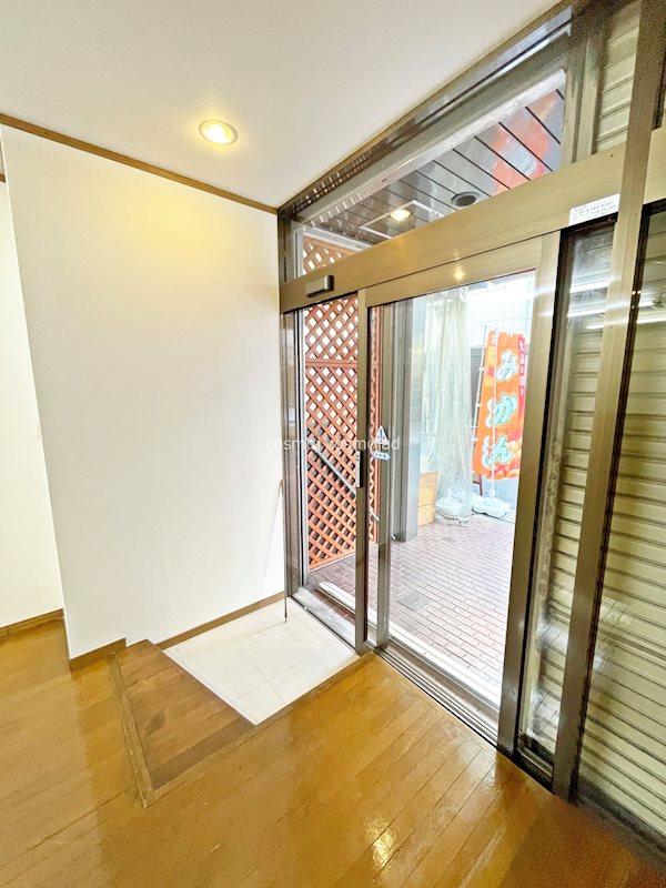 貸店舗・事務所　八尾市 山本町南１丁目　広さ約１４坪　路面店　上田ビル ベランダ