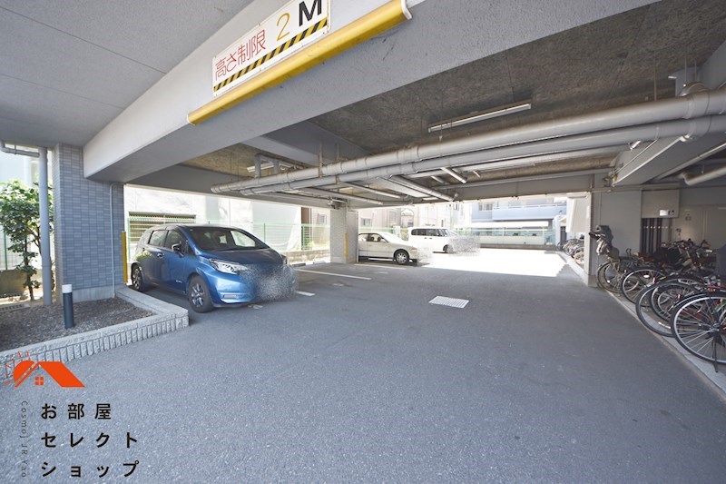 フェニックスロベニュー 駐車場