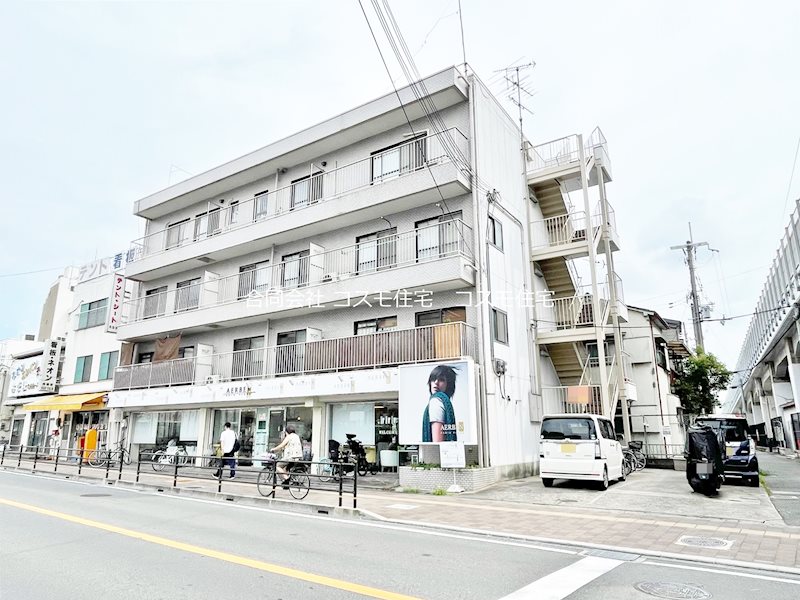 クロスト八尾 外観