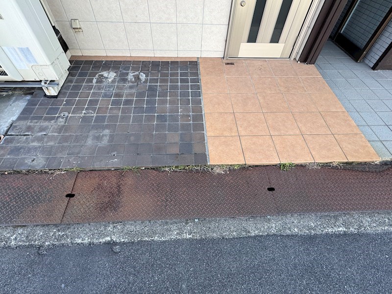貸店舗・事務所　八尾市 中田３丁目　路面店　広さ約１０坪　辻ビル その他